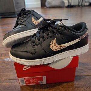 Nike Women's Dunk Low SE 'Primal Black' (Women's Size 8)